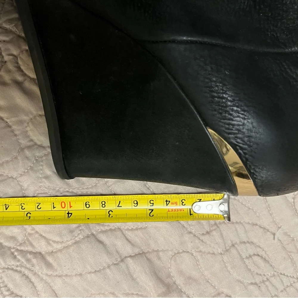 Steven by Steve Madden Women Black Leather Honu  Wedge Ankle Zipper Booties 10